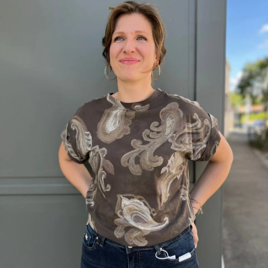 T-shirt marron en coton imprimé cachemire